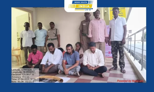 கரூரில், யானை தந்தம் விற்பனை செய்ய தனியார் விடுதியில் தங்கியிருந்த பெண் உட்பட ஆறு பேர் கைது. சுமார் 20 லட்ச ரூபாய் மதிப்புள்ள மூன்றரை கிலோ யானை தந்தத்தை வனத்துறை அதிகாரிகள் பறிமுதல் செய்தனர்.