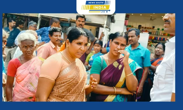 மணப்பாறையில் அரசுப் பேருந்தில் மூதாட்டியிடம் 3 சவரன் செயினை பறித்த இரு டிப்டாப் பெண்களை பிடித்து போலீசில் ஒப்படைத்த ஆட்டோ ஓட்டுனர்கள்.