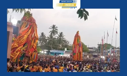 சீர்காழி அருகே வைத்தீஸ்வரன்கோயில் பங்குனி பிரமோற்சவ தேரோட்டம்.பஞ்ச மூர்த்தி சுவாமிகள் நான்கு தேரில் எழுந்தருளி திரளான பக்தர்கள் வடம் பிடித்து இழுத்தனர்