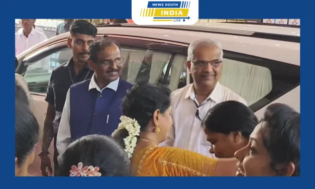 நெல்லை மாவட்டம் திசையன்விளையில் வி எஸ் ஆர் இன்டர்நேஷனல் பள்ளியில் நடைபெற்ற ஆண்டு விழாவில் இந்திய விண்வெளி துறையின் ஆராய்ச்சி மையத் தலைவர் நாராயணன் சிறப்பு அழைப்பாளராக கலந்து கொண்டு, விழாவைத் தொடங்கி வைத்தார்.