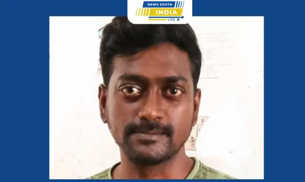 ஊத்துக்கோட்டையில் தனி நபரின்காம்பவுண்ட் சுவரை ஜேசிபி இயந்திரம் வைத்து இடித்து தரமாட்டம் ஆகிய கவுன்சிலரை (திமுக )போலீசார் கைது செய்து சிறையில் அடைத்தனர்,