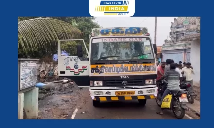 சிப்காட் சாயப்பட்டறை ரசாயன தொழிற்சாலை வெடித்து விபத்து ஏற்பட்ட குடிகாடு கிராமத்தில் வீடுகளிலும் தெருக்களிலும் தேங்கிய ரசாயன கழிவுகளை அகற்றும் பணி துவங்கி நடைபெற்று வருகிறது..