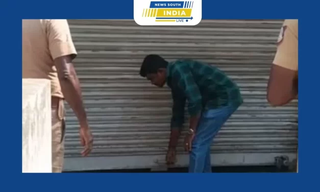 நெல்லை வண்ணாரப்பேட்டையில் பெண் உடை அணிந்த இளைஞர் ஏடிஎம் உடைத்ததால் பரபரப்பு.