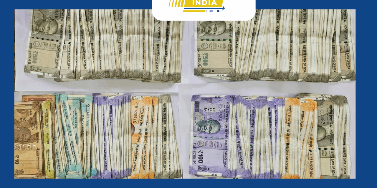 கோவை கே.ஜி.சாவடி மற்றும் கோபாலபுரம் ஆர்.டி.ஓ சோதனைச் சாவடிகளில் லஞ்ச ஒழிப்பு போலீசார் மேற்கொண்ட சோதனையில் கணக்கில் வராத ரூ.2.13 லட்சம் பறிமுதல் செய்யப்பட்டது