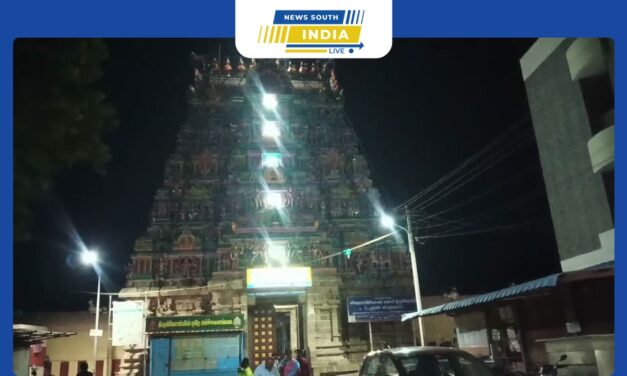 சீர்காழி அருகே திருவெண்காடு சுவேதாரண்யேஸ்வரர் சுவாமி கோயிலில் ஆடி மாத பூரத்தை ஒட்டி உற்சவர் அகோர மூர்த்தி சுவாமி மகா அபிஷேகம் மற்றும் மகா தீபாரதனை நடைபெற்றது திரளான பக்தர்கள் பங்கேற்பு