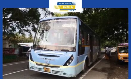 பொள்ளாச்சி- வால்பாறை சாலையில் சென்ற அரசு பேருந்து பின்புறம் கதவு காற்றில் பறந்ததால் பரபரப்பு. இருசக்கர வாகனத்தில் சென்ற மூன்று பெண்கள் அதிர்ஷ்டவசமாக உயிர் தப்பினர்.