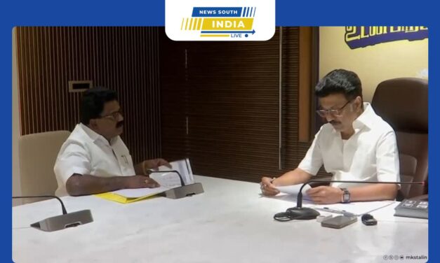 மருத்துவமனையில் இருந்து வீடு திரும்பிய பிறகு வழக்கம்போல் இன்று நடைபெற்ற உடன்பிறப்பே வா நிகழ்ச்சியில் முதலமைச்சருடன் உரையாடும் கழக நிர்வாகி.