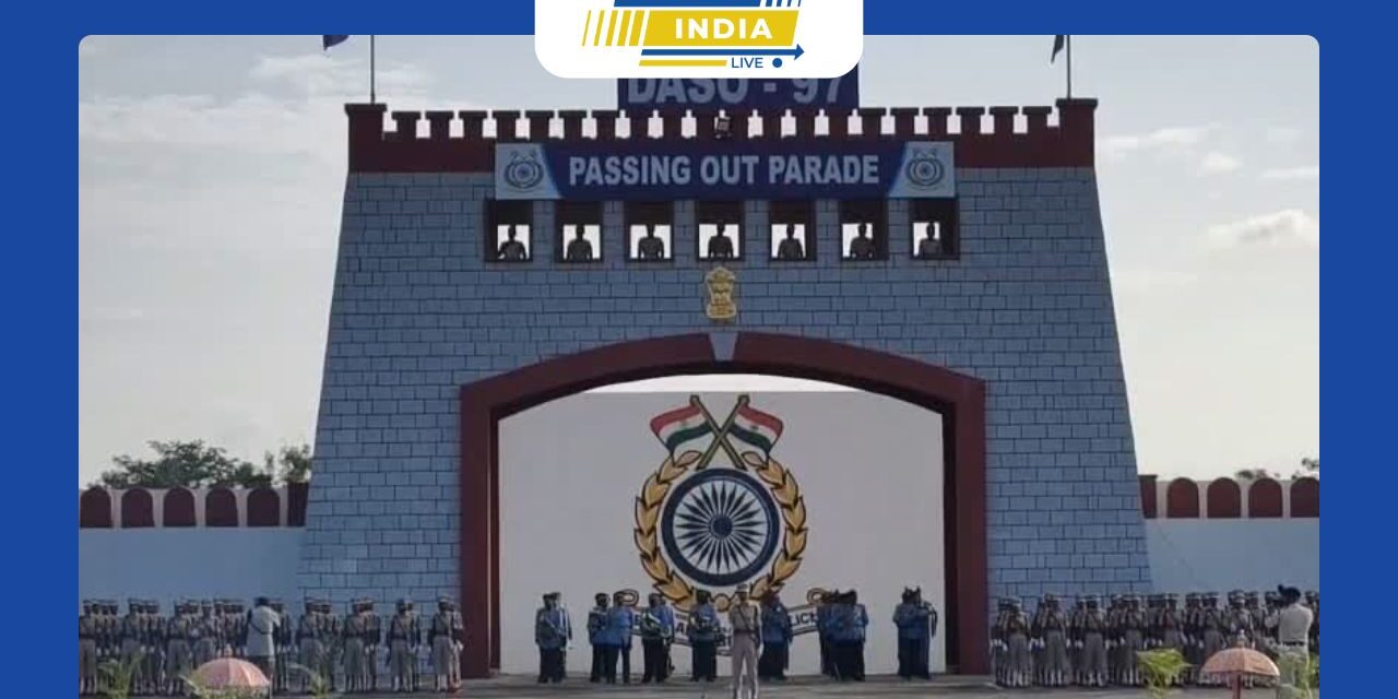 கோவை மேட்டுப்பாளையம் அருகே உள்ள மத்திய ரிசர்வ் போலீஸ் பயிற்சி கல்லூரியில் பயிற்சி முடித்த 366 நேரடி சப்-இன்ஸ்பெக்டர்கள் பயிற்சி நிறைவு விழா