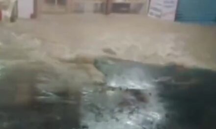 📰 சரவணம்பட்டி நான்குவழி சந்திப்பு கடல்போல் பரபரப்பு – குடிநீர் குழாய் உடைப்பு (13/11/25)💧🚨