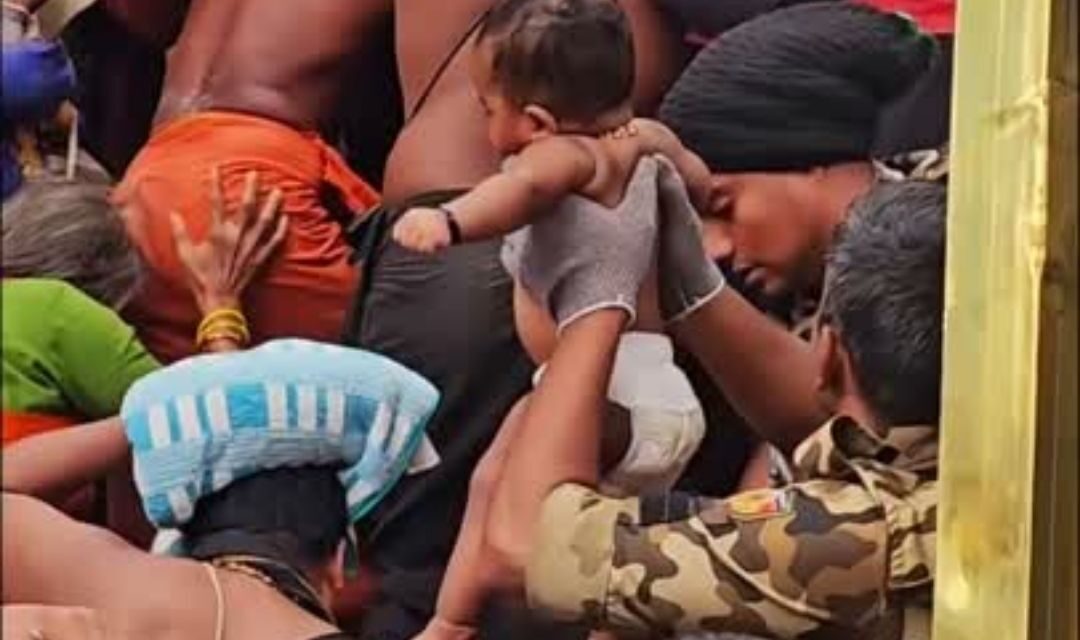 சபரிமலையில் புதிதாகப் பிறந்த குழந்தையுடன் தரிசனம் 👶🙏