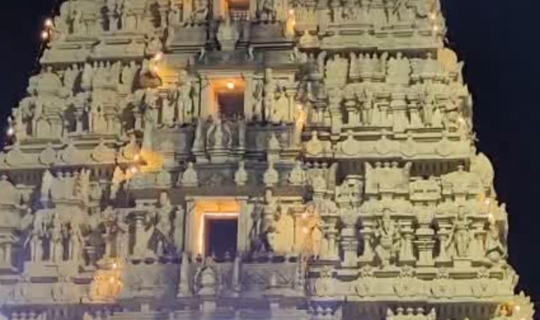 🕉️ காஞ்சிபுரம் கச்சபேசுவரர் கோயிலில் இரண்டாம் நாள் தெப்பத் திருவிழா